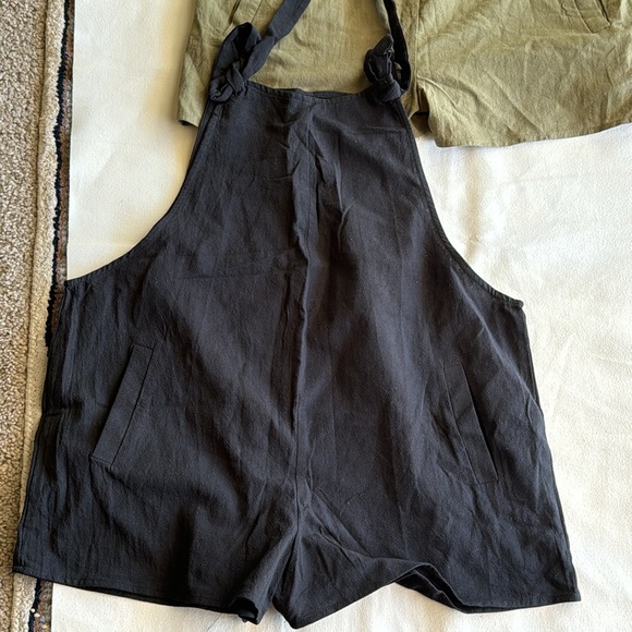 Set Of 2 Sage Green and Black Overall/ Rompers Size 6 - Picture 5 of 7